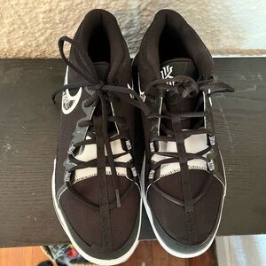 (NEW) Nike Kyrie Flytrap 6